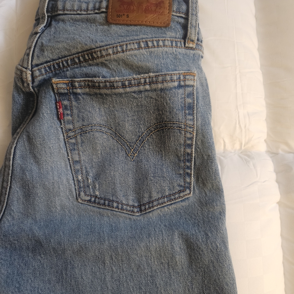 Levi's Light Blue Straight Jeans with Signature Back Pocket